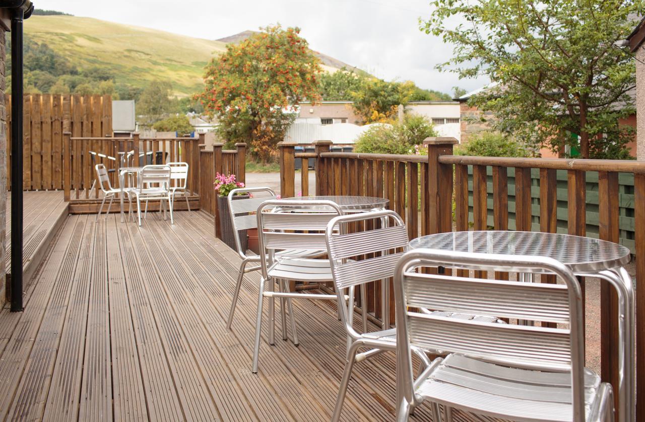 Corner House Hotel Innerleithen Exterior photo