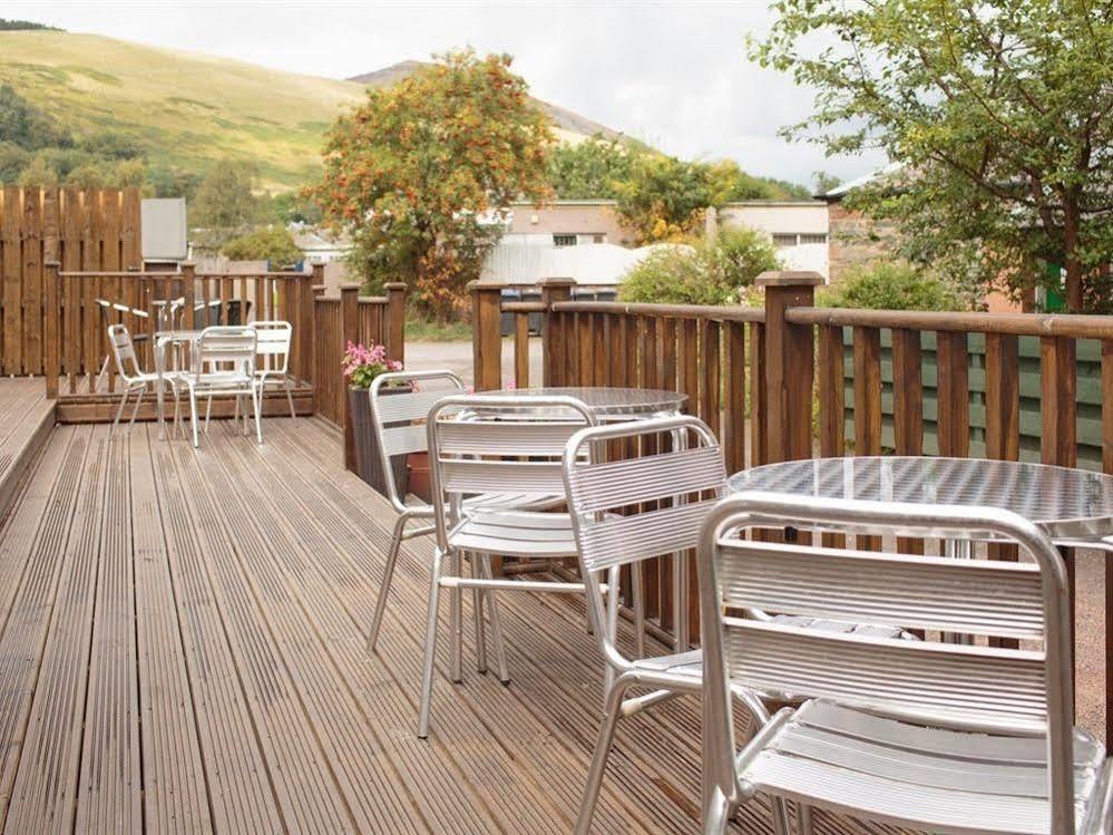 Corner House Hotel Innerleithen Exterior photo
